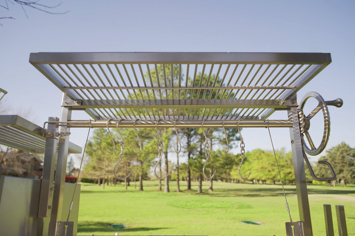 Round Roof Grill - Majestic Patio