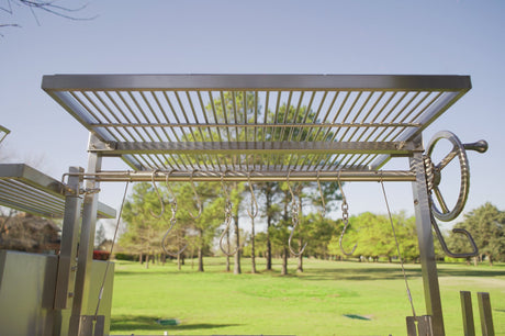 Round Roof Grill - Majestic Patio