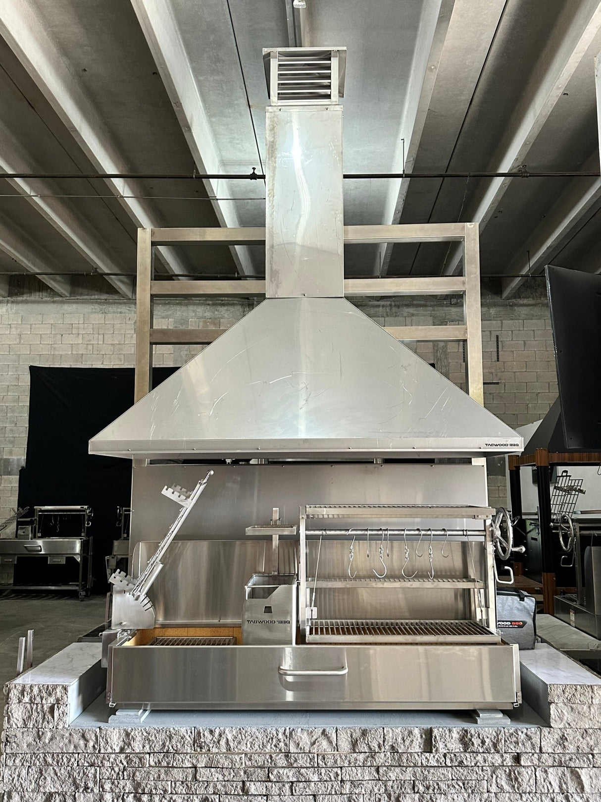 Smoke Hood 25SS - Majestic Patio