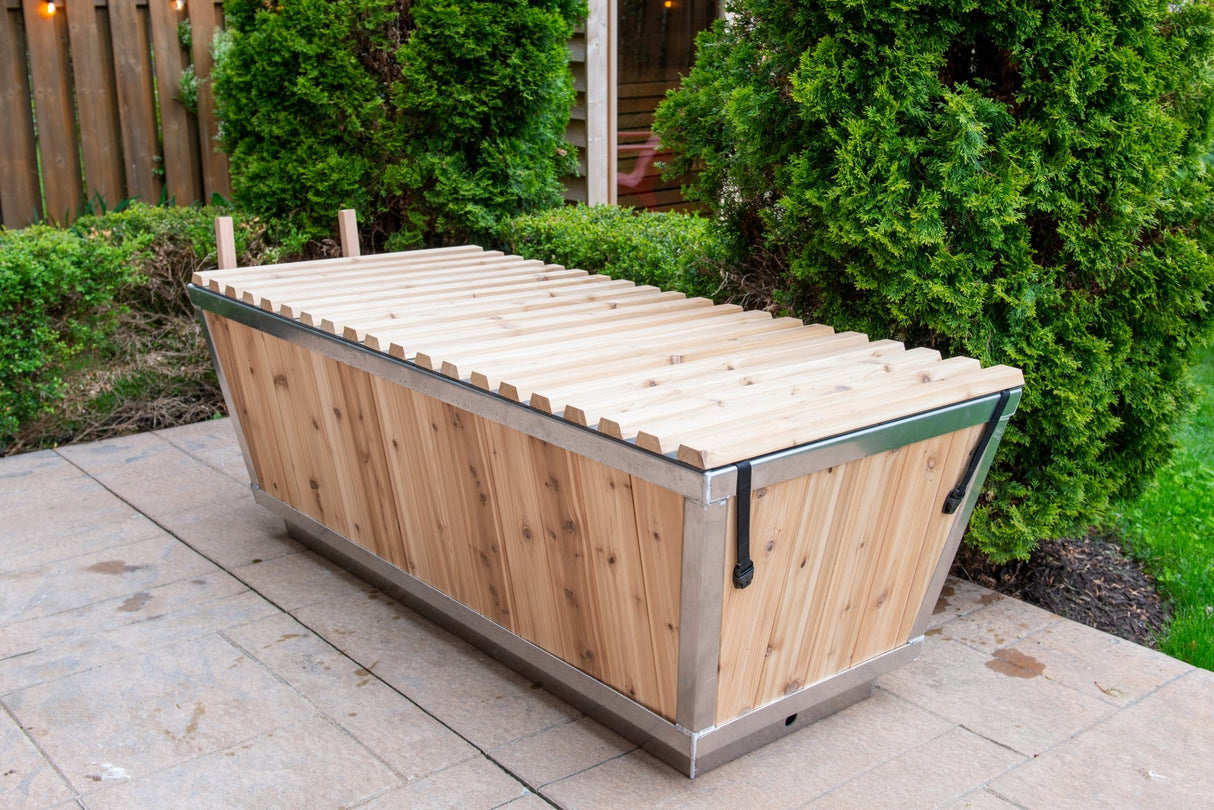 The Polar Plunge Tub - Majestic Patio